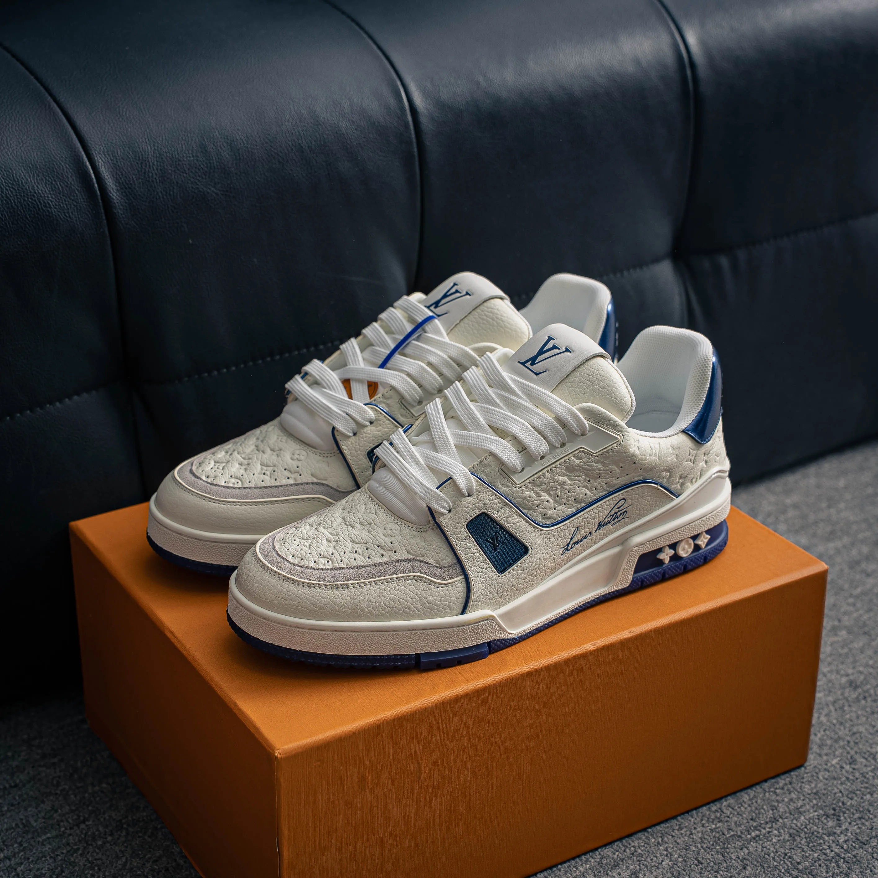 # LV- - trainer 2026 New Arrival 1：1 ！！ Shoes Cowhide Leather ， LOGO ， Breathable ， 。